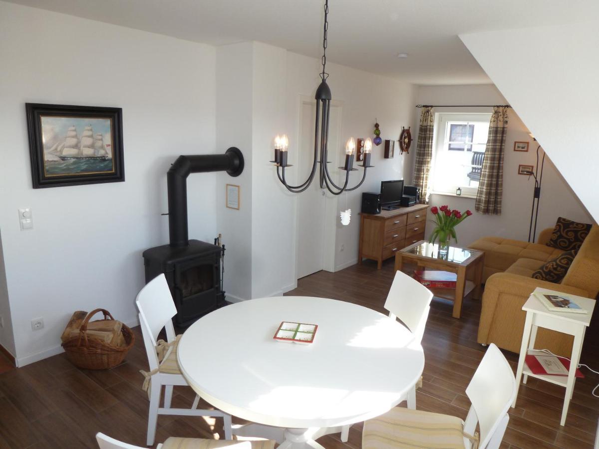 Appartamento Reetdachhaus Am Bodden Middelhagen Esterno foto